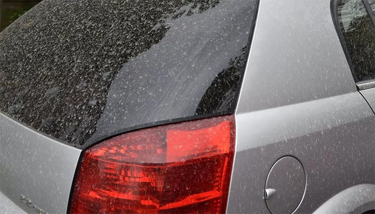 В Україні пройшли кольорові дощі: чи варто хвилюватися