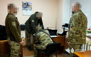 На Донеччині ДБР викрило учасників організованої групи, які розтратили понад 3,5 млн гривень «бойових» виплат для військових