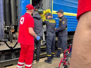 У переселенки з Донеччини почалися перейми в поїзді під час евакуації