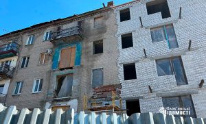 Триває ремонт будинку по вул. Лозановича: чому це важливо (фото)