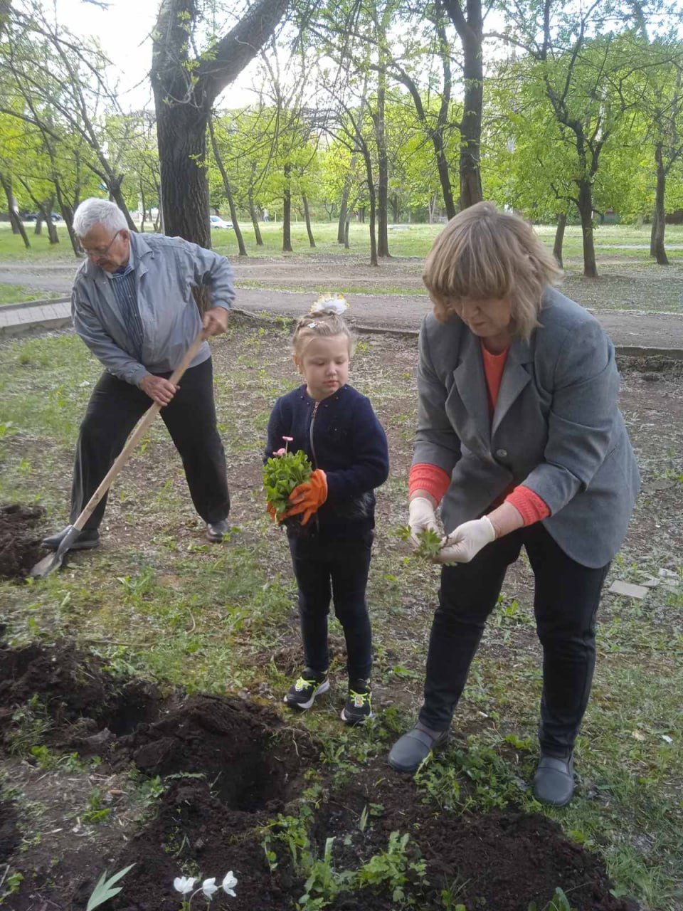 photo 5278281461667060177 y