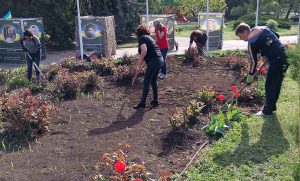 Громадяни допомагають розвивати місто: суспільно корисні роботи у Слов’янську. Фото
