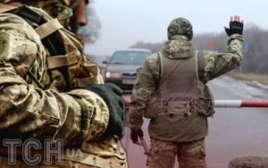У поліції розповіли, скільки зброї та боєприпасів вилучили на блокпостах