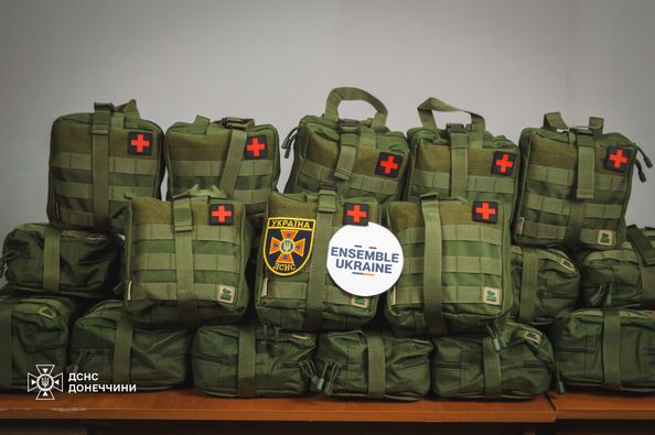 Рятувальники отримали 300 тактичних аптечок від благодійників