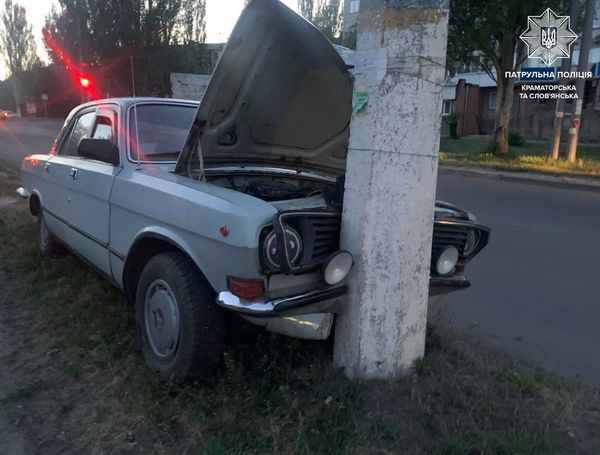 У Слов’янську водій з ознаками сп’яніння наїхав на стовп: ніхто не постраждав, але чоловіка чекає суд
