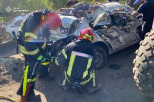 Краматорськ: тіла 2 загиблих осіб деблокували рятувальники з понівеченої внаслідок ДТП автівки