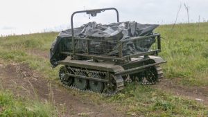 Пошуковий загін “Плацдарм” отримав наземний дрон: як ним евакуюють тіла загиблих військових на Донеччині