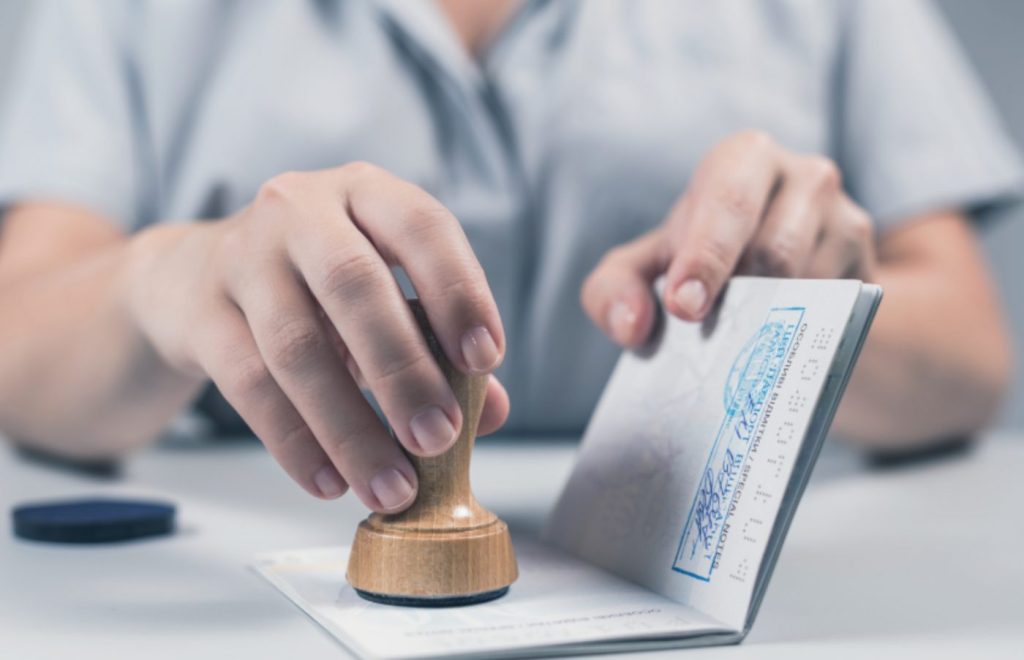 Чи потрібно змінювати документи після перейменування вулиць?