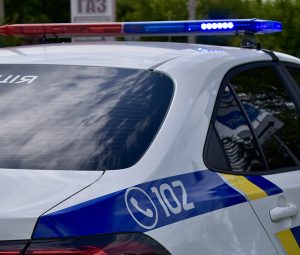 Патрульні виявили чоловіка, який завдав ножове поранення своєму родичу