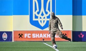 Захисник України Альберт Ткаченко із Слов’янська відкрив матч «Шахтар-Чорноморець»