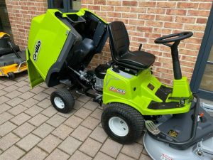 КП прифронтового Славянска понадобились две газонокосилки за почти 900 тыс. грн: ищут у кого купить