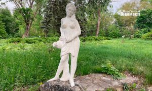 Скульптури, що залишились на Слов’янському курорті (фото)