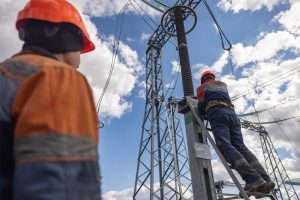 На Донеччині бригада енергетиків потрапила під удар ворожого дрона-камікадзе