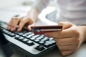 Шахрай під виглядом банківського працівника ошукав громадян на майже 150 тисяч гривень