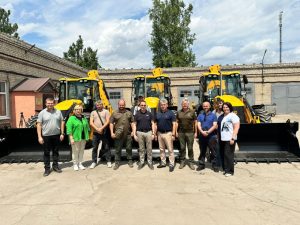 Коштом обласного бюджету для Донеччини придбано 20 екскаваторів-навантажувачів які допоможуть при розборі завалів