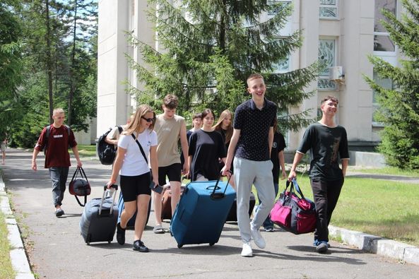 Діти Донеччини вирушили на ІІІ тематичну зміну до Артеку