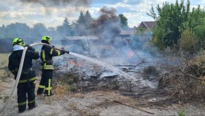 15 пожеж ліквідували рятувальники Донеччини протягом минулої доби, 8 з яких виникли внаслідок ворожих обстрілів