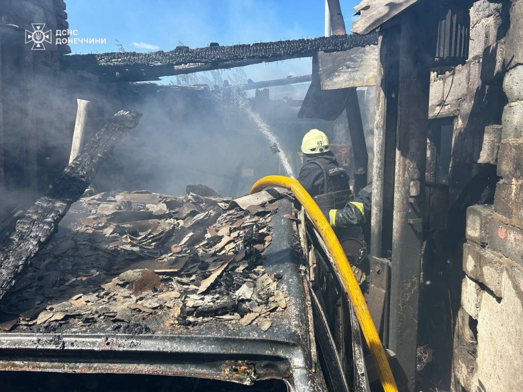 Рятувальники Донеччини: Тиждень у боротьбі з пожежами та евакуацією мешканців
