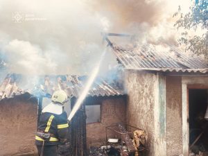 Минулої доби рятувальники ліквідували 9 пожеж на території області, 3 з яких виникли внаслідок обстрілів