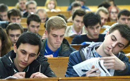 В Україні зафіксовано рекордну кількість чоловіків, які вирішили вступити на магістратуру та аспірантуру