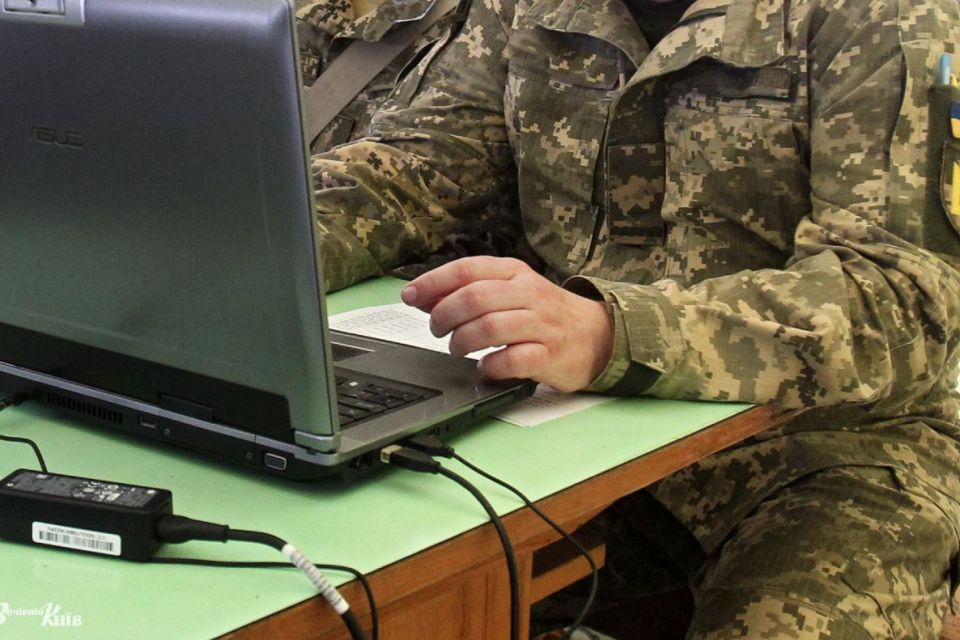 Ветерани та їхні родини можуть безкоштовно навчатися в ІТ-сфері