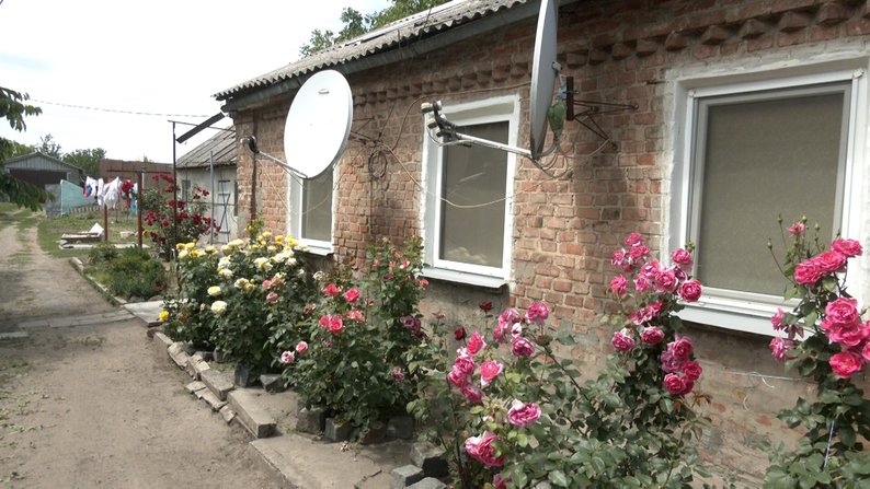 На Донеччині та Харківщині коштом донорів відновлять двісті будинків, пошкоджених обстрілами армії РФ: як працює проєкт