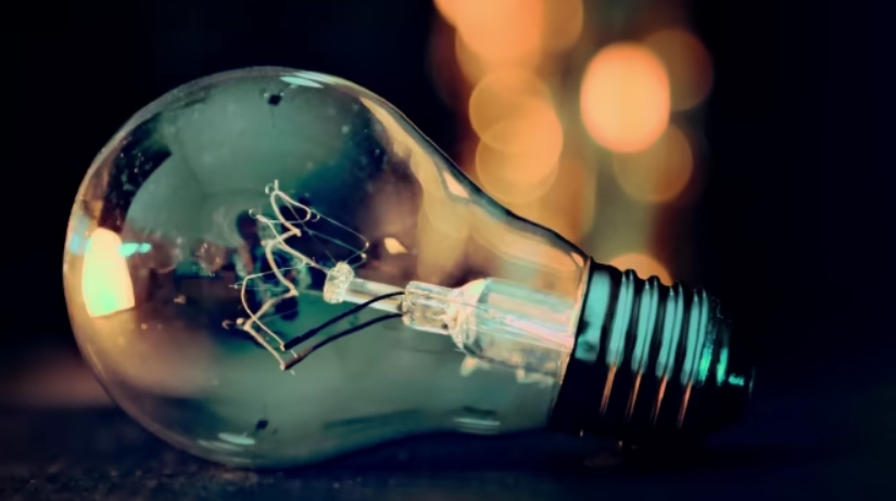 Українцям радять звикати до погодинних відключень електроенергії на кілька років