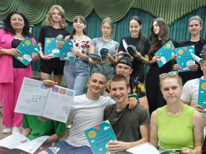 Дітям — знання, дорослим — професія: як неформальна освіта допомагає жителям Донеччини під час війни