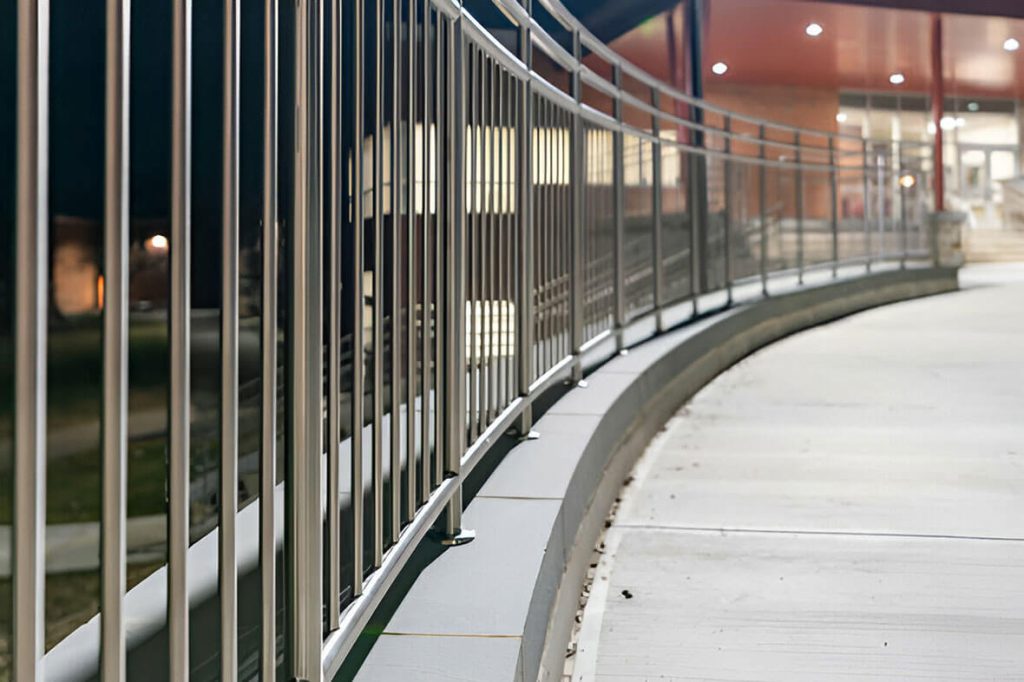 На что обратить внимание при подборе ограждений