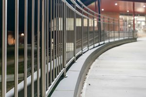 На что обратить внимание при подборе ограждений