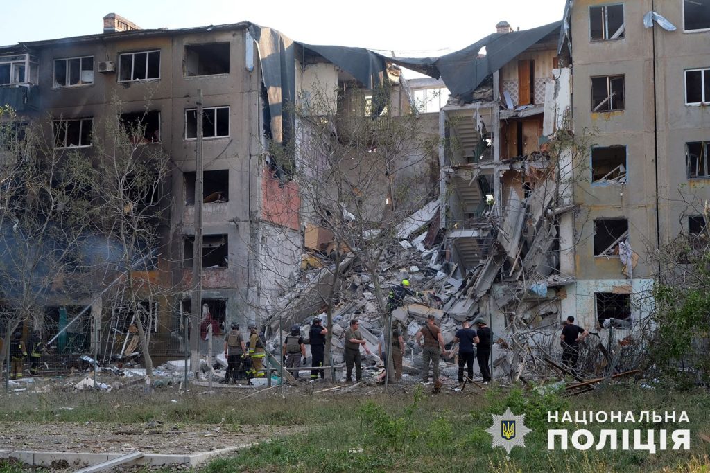 Авіаудари по Мирнограду: одна людина загинула, семеро людей постраждали