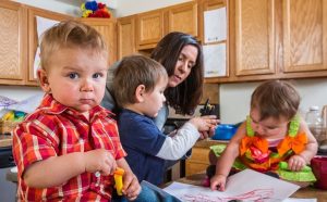 Муніципальна няня: нові можливості для ВПО та жителів регіонів без дитячих садочків