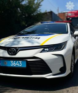 Чоловік викликав поліцію через знайому, яка не брала слухавку