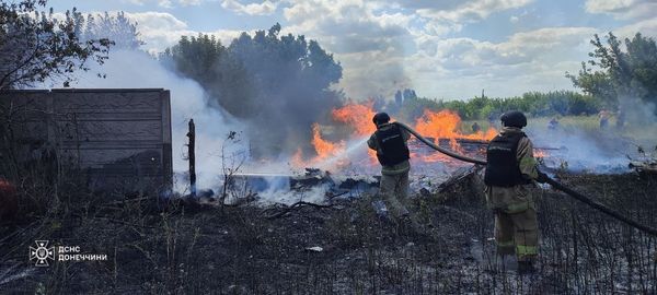 Минулої доби рятувальники Донеччини ліквідували 14 пожеж на території області, 7 з яких виникли внаслідок обстрілів