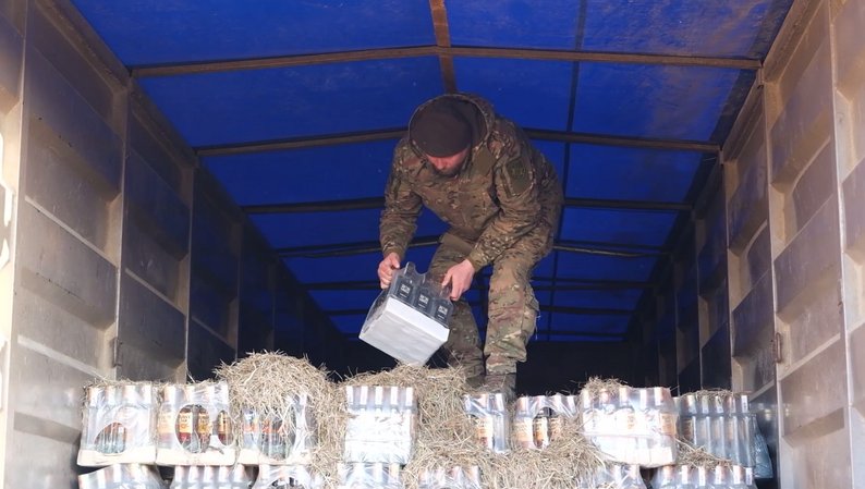 Як зберігають вилучене у Донецькій області спиртне і чи повернуть власникам