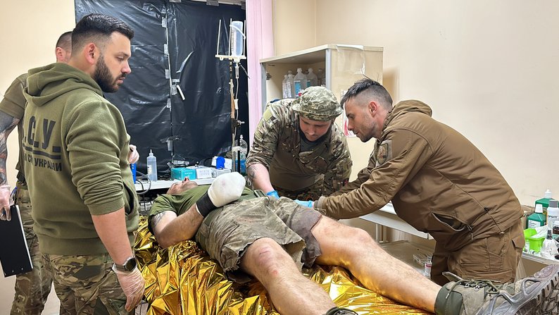 Сімейна медицина на фронті. Як на Донеччині працює бригадна амбулаторія та чому така допомога потрібна