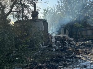 У Лимані пошкоджено 2 нежитлові приміщення, обстріляні околиці Райгородка. Оперативна ситуація по області станом на ранок 3 липня