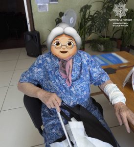 У Краматорську патрульні повернули родичам літню жінку, яка вважалась безвісти зниклою