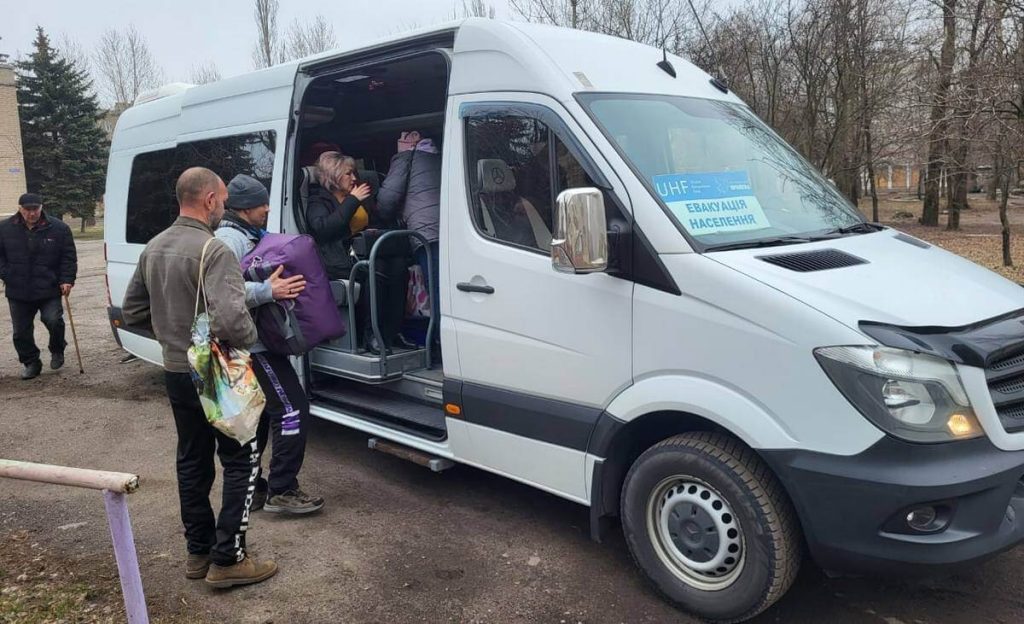Виплати від МОМ для евакуйованих припиняються: що відомо