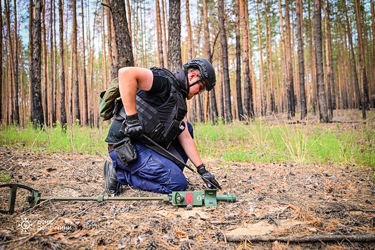 Піротехніки ДСНС за минулу добу виявили та вилучили 57 одиниць боєприпасів на території Донецької області