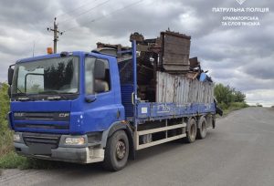 Поліцейські виявили двох осіб, які перевозили метал без документів