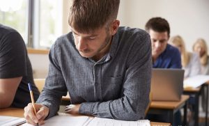 У МОН кажуть, що 200 тисяч студентів навчатимуться фіктивно