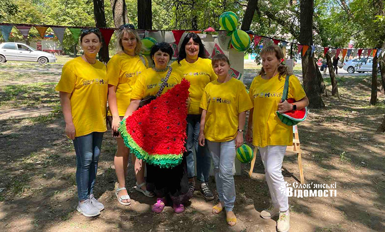 photo 5298720081452326755 y