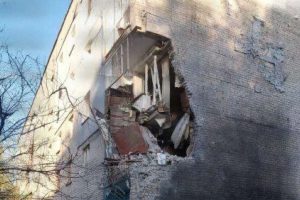 окупанти вночі обстріляли Миколаївку: пошкоджені будинки, є поранений. Фото