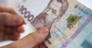 Шмигаль сказав, чи планується підвищення виплат переселенцям на 2025 рік