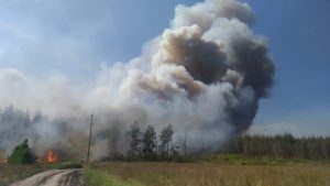 Пожежа в Яровій продовжується: 40 домогосподарств постраждали, 18 людей евакуйовано