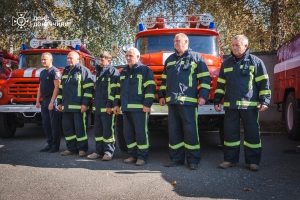 Рятувальники Донеччини передали Лиманському центру безпеки громадян пожежні автомобілі