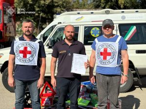 Міжнародний Комітет Червоного Хреста передав рятувальникам Донеччини необхідне обладнання для роботи в умовах війни