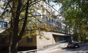 Відділення Краматорської лікарні знову планують ремонтувати за майже 2 млн грн. Роботи там мали завершити ще влітку (деталі)