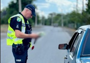 Патрульна поліція Краматорська та Слов’янська нагадує, що необхідно мати при собі для безпечного водіння